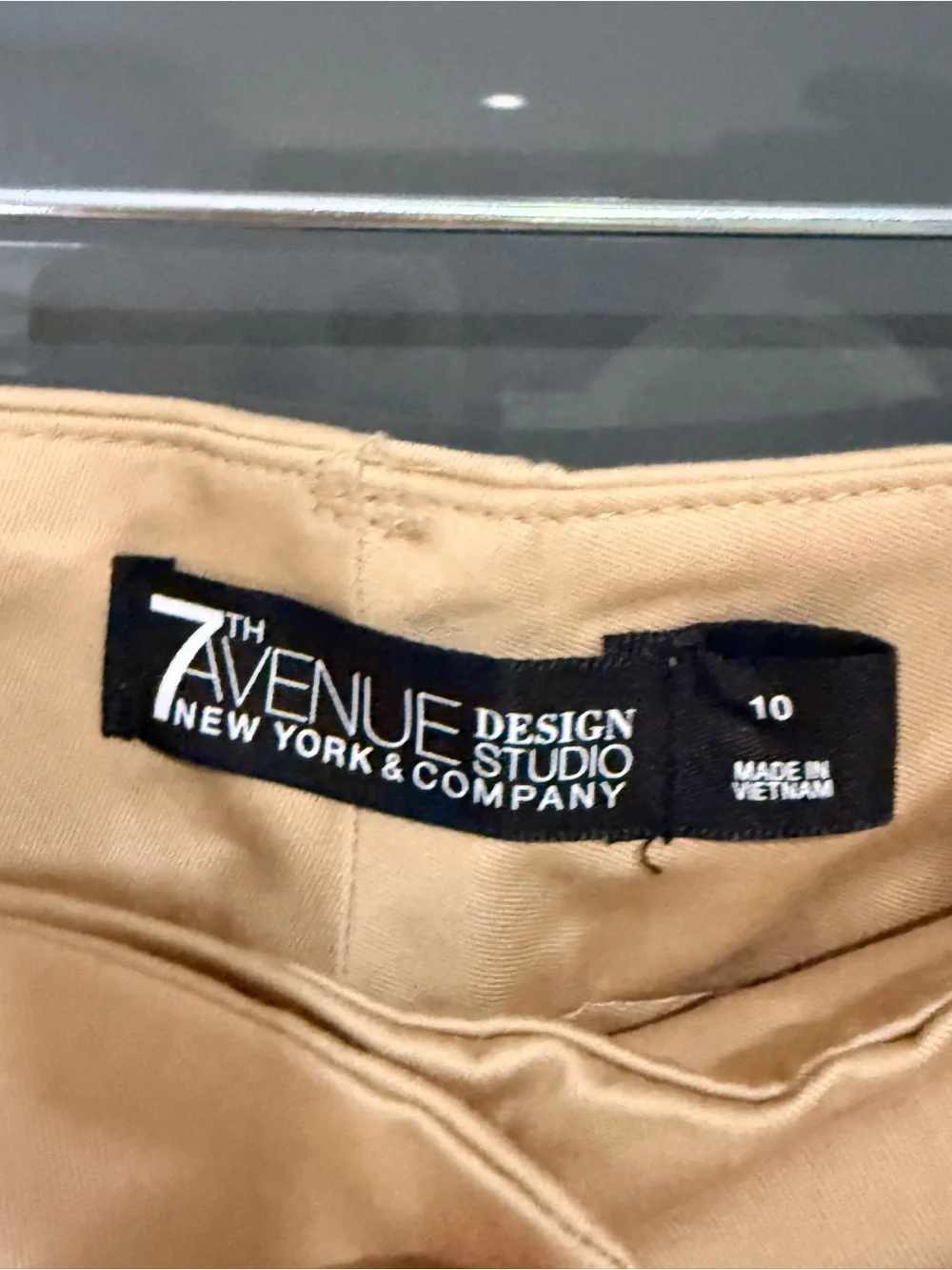 New York & Company 7th Avenue Design Studio Tan Khaki Cuffed Shorts Size 10 NWOT